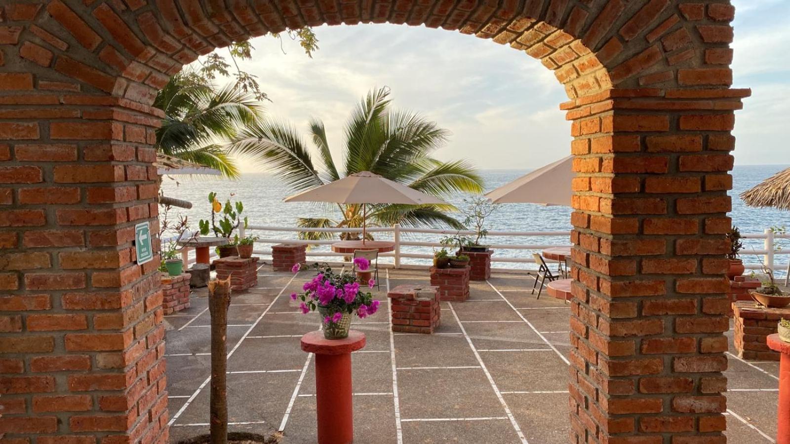 Traditional Sierra Leon Oceanfront Rooms - Adults Only Puerto Vallarta Extérieur photo