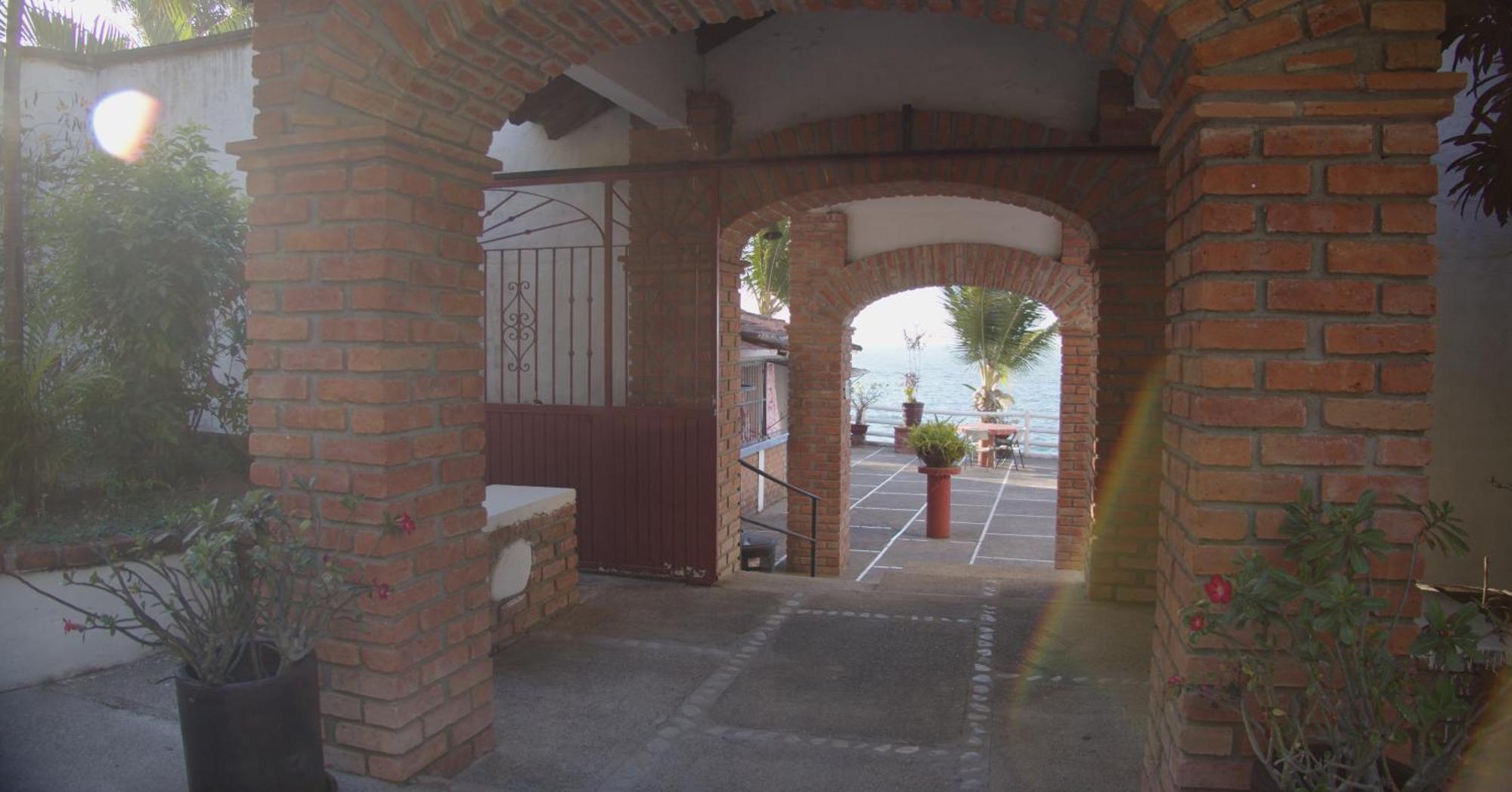 Traditional Sierra Leon Oceanfront Rooms - Adults Only Puerto Vallarta Extérieur photo
