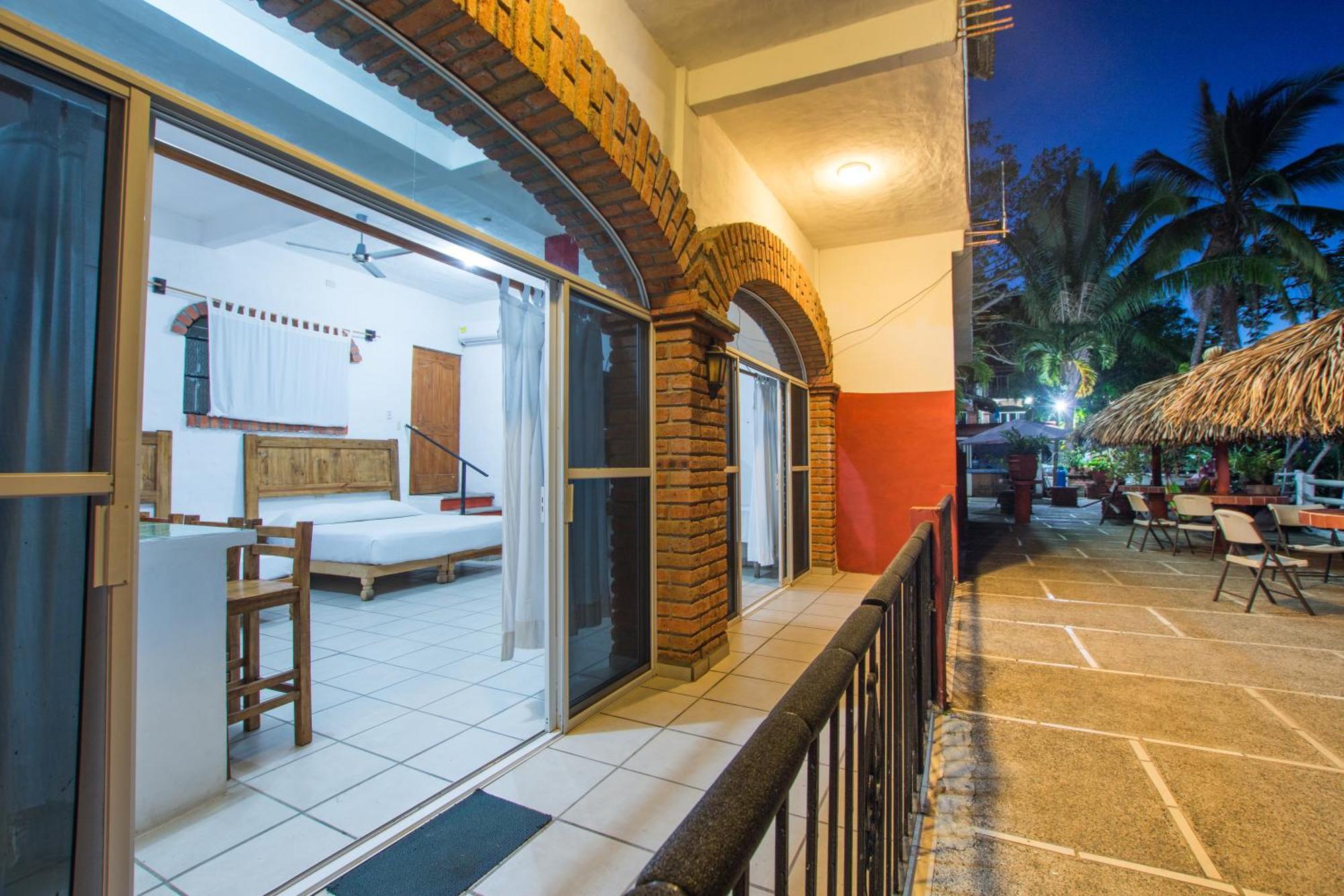 Traditional Sierra Leon Oceanfront Rooms - Adults Only Puerto Vallarta Extérieur photo